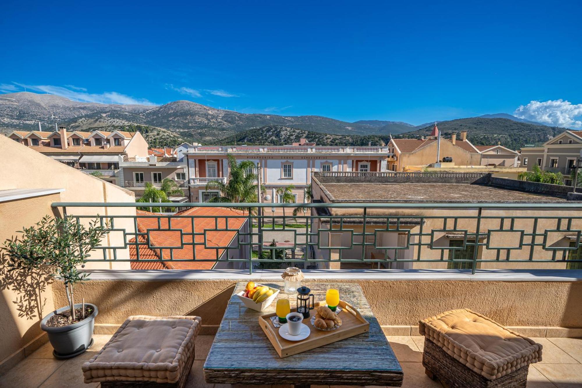 The Square Suites 2Nd Floor Apartment Αργοστόλι Εξωτερικό φωτογραφία